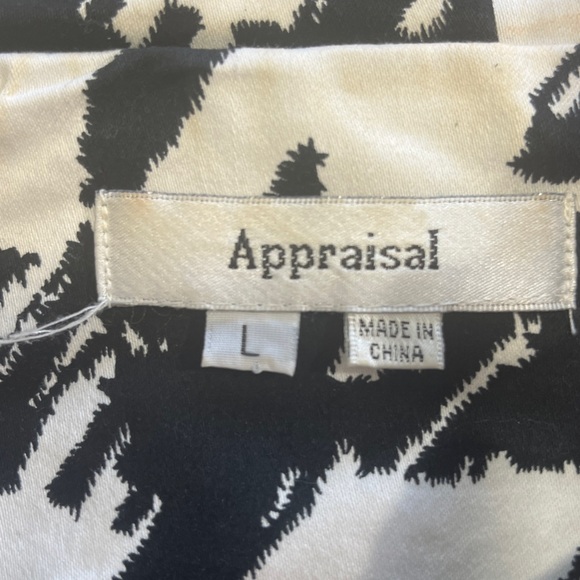 Appraisal large herringbone, pattern, black and white button down Coat Large - Picture 3 of 14